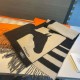 Hermes 2023 pop-up arrival! H Tiny cashmere scarf (100% cashmere).Horses are incorporated into the Is this a Love story! design, unfolding intimate whispers.Made in England.Size 30 x 140 cm