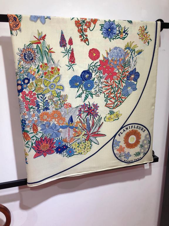 Price  RHMS23121Original Hermes [Flower Painted Map] 140cm Velvet Square Towel   Absolutely will scream counter quality  This is H top visual feast  Top Silk Cashmere Blend Herringbone Patterns as soft and silky as velve