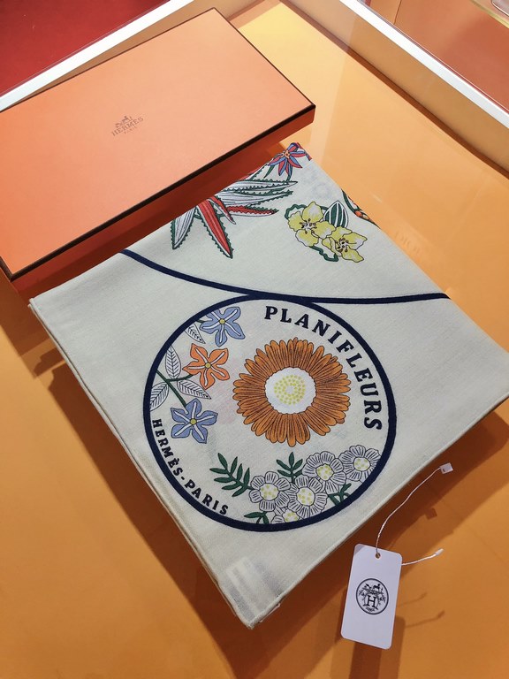 Price  RHMS23121Original Hermes [Flower Painted Map] 140cm Velvet Square Towel   Absolutely will scream counter quality  This is H top visual feast  Top Silk Cashmere Blend Herringbone Patterns as soft and silky as velve