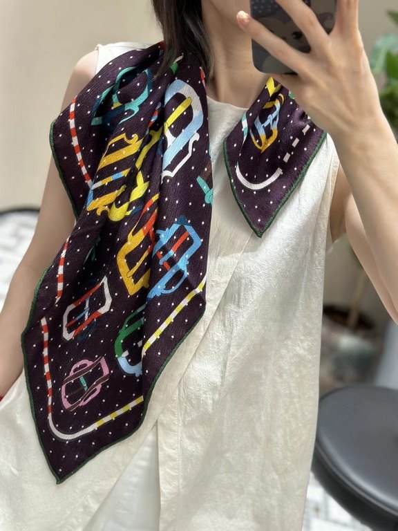 [Jacquard high luxury quality]This year's main size New   Don't say she's small, but actually it's a very delicate size Clean and sophisticated! Once you know it, you'll fall in love with it.[H Scarf buttons assembled]70