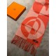 Hermes new geometric cashmere scarf, this model is really love at a glance, abstract geometric shapes logo, colorful geometric sense of fun, pay tribute to the brand's logo elements, riding boots, spurs, jacquard craftsm