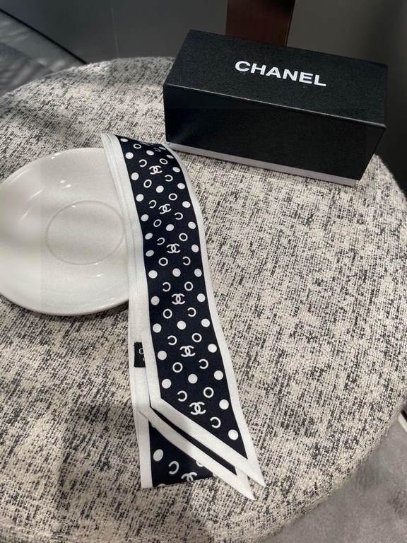 Price The latest counter with the same model! CHANEL hair tie  ribbon models! Can be used as a small scarf, tied hair, tied handbags, tied to the wrist decoration! Multi-functional randomly match you! Double-sided twill 