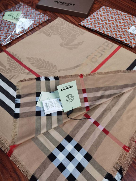 2023 brand new Burberry original single beauty very show temperament paragraph  New ~ 200 high-end square scarf! Synchronized counter, truly beautiful design Super classic camel color scheme with jacquard process, to ach