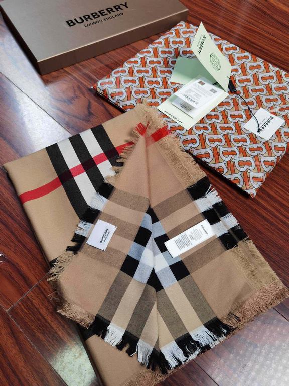 2023 brand new Burberry original single beauty very show temperament paragraph  New ~ 200 high-end square scarf! Synchronized counter, truly beautiful design Super classic camel color scheme with jacquard process, to ach