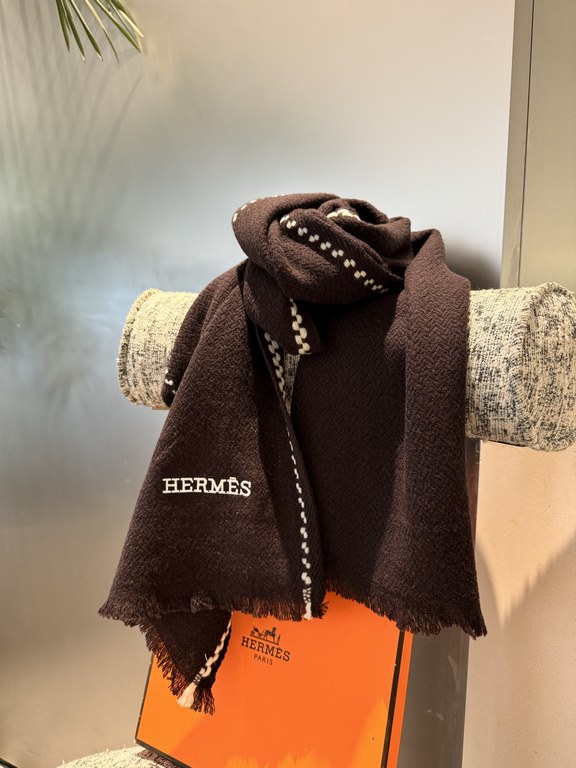 [Hermes double long scarf]    high cutting-edge products    water wave pattern absolutely screaming quality   LOGO embroidered label low-key luxury connotation, this scarf is definitely a treat for yourself to send your 