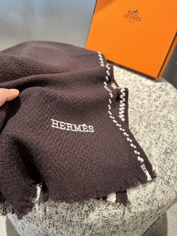 [Hermes double long scarf]    high cutting-edge products    water wave pattern absolutely screaming quality   LOGO embroidered label low-key luxury connotation, this scarf is definitely a treat for yourself to send your 