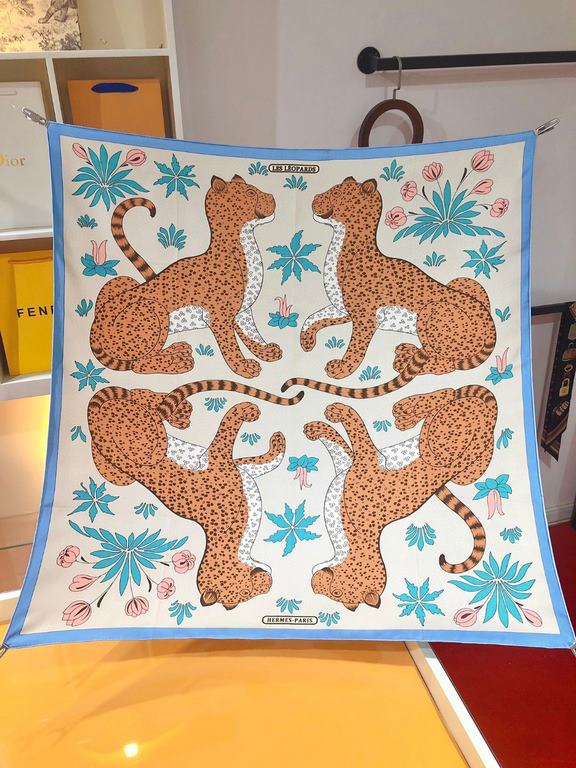 SHMS2220  Original Hermès [Leopards in Pairs] 90cm Silk Square Scarf   The charming Leopards in Pairs motif, originally designed for beach towels, exudes simplicity, dynamism and geometric beauty. The simple lines of the