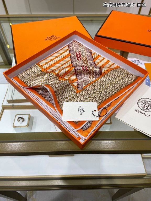 New   Buy all say good-looking   Recommended   [dressage one-sided 90] silk square scarf, top craftsmanship value   Hermes counter models     three-dimensional presentation of the pattern pattern in kind grade is extreme