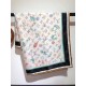 SLV2335 Original Lv [WISHLIST] Square Scarf 90cm Edition, the square scarf becomes an exhibition space for Louis Vuitton's iconic creations, depicting the brand's handbags, hard cases and accessories motifs in a silk-scr