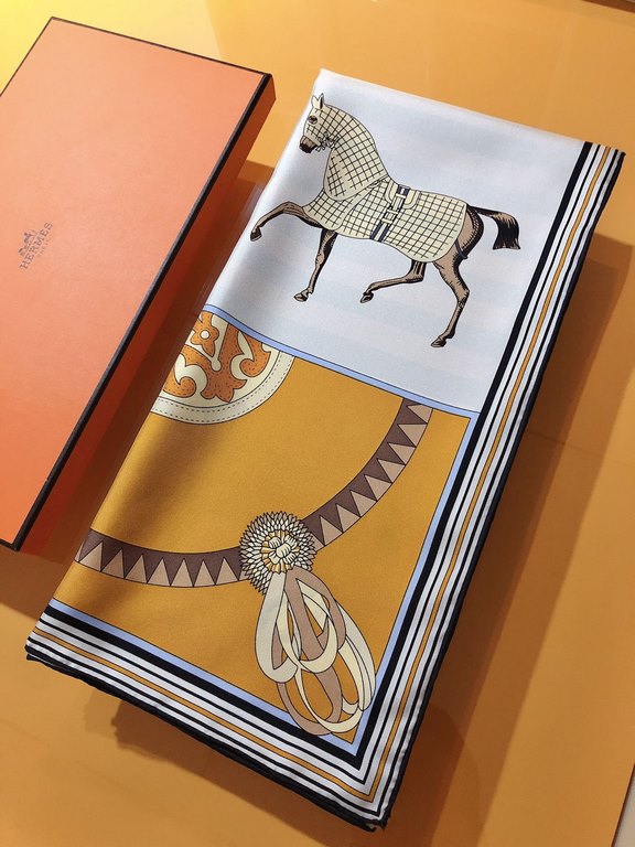 SHMS2233  Hermes [Cloaked Stallion] 90cm Silk Square Scarf, this must-have Hermes accessory can be worn in a variety of ways and goes well with any outfit. Wear it around your neck or as a belt, hair tie or headband. Thi