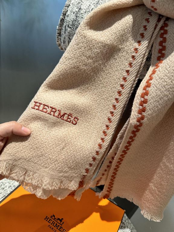 [Hermes double long scarf]    high cutting-edge products    water wave pattern absolutely screaming quality   LOGO embroidered label low-key luxury connotation, this scarf is definitely a treat for yourself to send your 