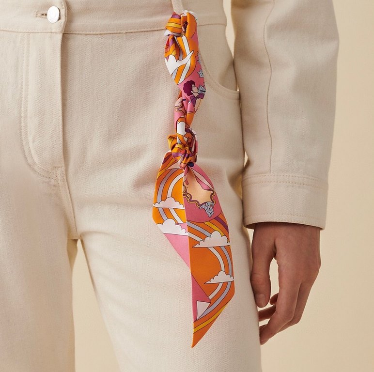 PHMS2221   Hermes [cloud girl] Twilly small silk scarf  top twill silk to create ultra-fine prints are very clear Definitely a first choice for gift-giving for self-use   Ribbons can be wrapped around the neck, or wrappe