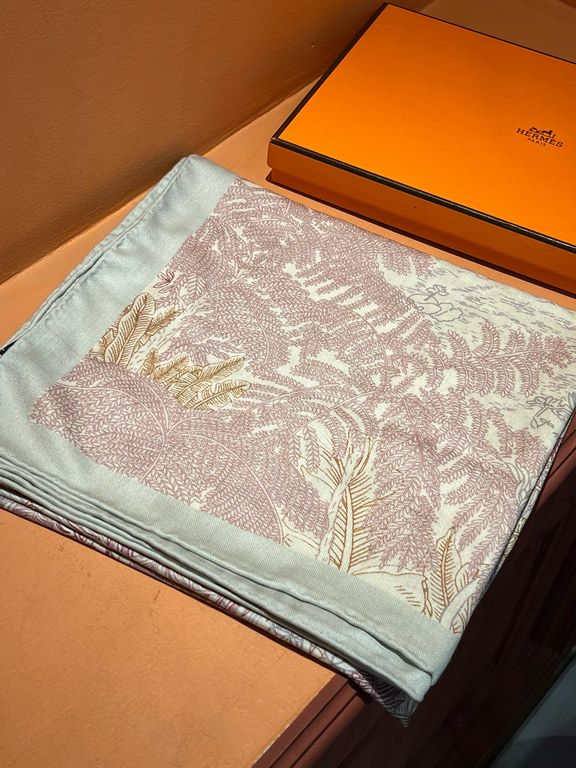 Hermes ~ autumn and winter with a sharp tool   top double-sided same color version of silk cashmere shawl! 1条等于2条】One shawl is equal to two】Point of view is wonderful, the pattern and color matching are super like, anoth