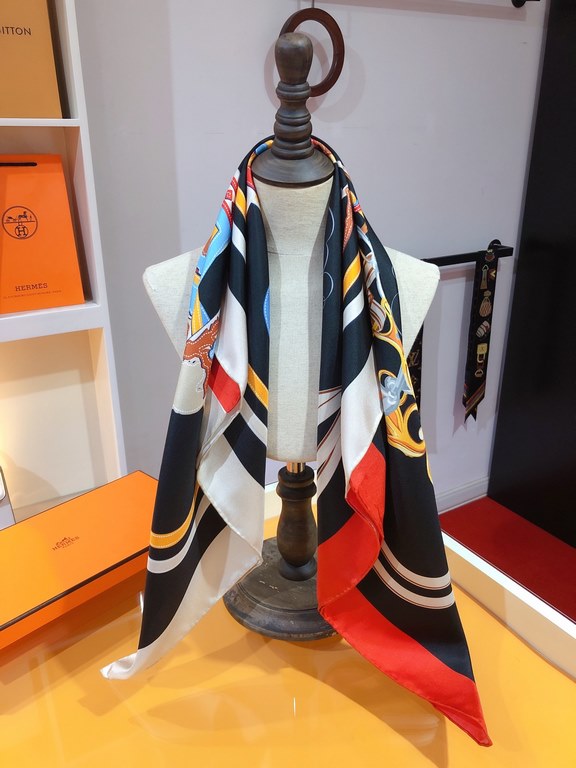 SHMS2309 ORIGINAL HERMES [Gorgeous bridle] 90cm silk square scarf  Gorgeous bridle is one of the most iconic motifs of Hermes. It is created through the brand's exquisite craftsmanship. This reinterpretation of one of th