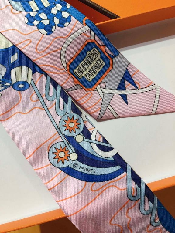 PricesPHMS2283   Hermes new Twilly [Scarf Odyssey]  top twill silk to create ultra-fine prints The handwriting is very clear Definitely a first choice for gift-giving and self-use   Ribbons can be wrapped around the neck