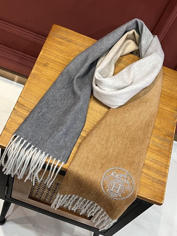 Too beautiful   Hermes beauty to scream   counter latest models   England and Europe and the United States model multi-color gradient is another that is fashionable and practical large scarf 