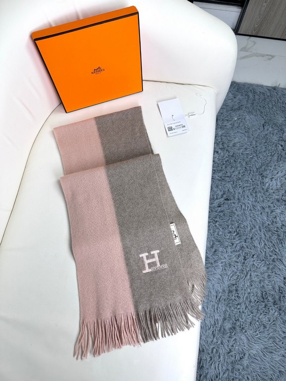 Price New! 2023 men and women with the same models, 100% pure cashmere Hermes (Hermes) synchronization counter, high-end cashmere knitted scarf! Can be formal, can be casual, very Classical design. This is a difficult kn