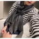 Highlighted!!! Premium cozy chic vibe, take it if you believe me! Hermes gold silk model touches the softness of the heart of the scarf, the color and temperament that can not be imitated!!!! Scarf light and shadow will 