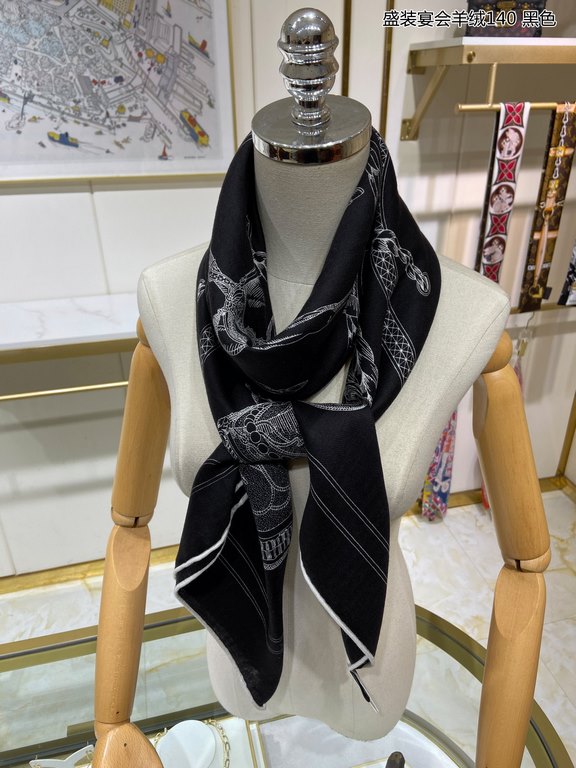 Cashmere new    Buy all say good-looking   Recommended  [Feast Banquet Cashmere 140] Double-sided same color cashmere square scarf, top craftsmanship super value   Hermes counter pop-ups    three-dimensional presentation