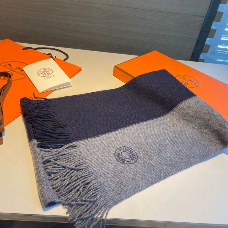 Men and women with the same model, 100% pure cashmere Hermes (Hermes) synchronization counter, high-end cashmere knitted scarf! Can be formal, can be casual, very Classical design. This knitting method is more difficult,