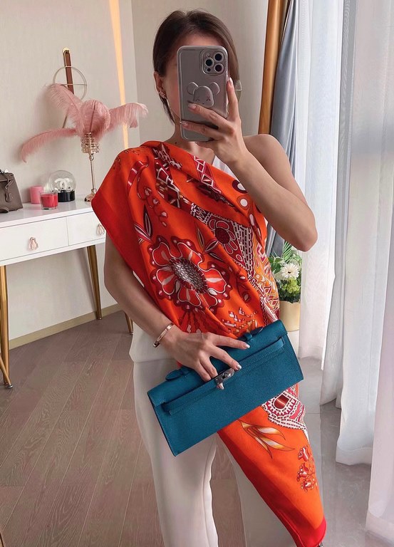 Price Hermes ~ autumn and winter with a good tool   top double-sided same color version of silk cashmere shawl! 1条等于2条】One shawl is equal to two】Eye-catching wonderful, pattern and color matching are super like, another 