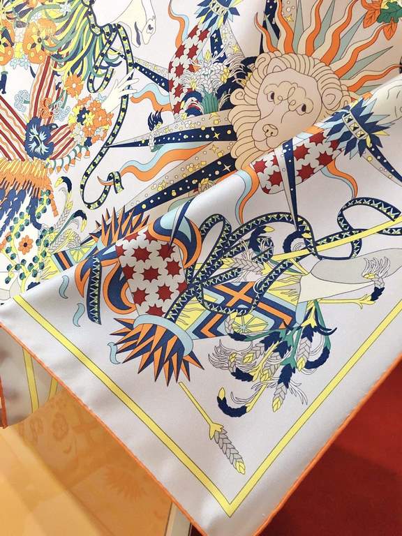 SHMS2271 Hermès [The Coronation of the Kings of the Seasons] 90cm silk square scarf, a lion with a sun-radiated mane of golden spikes, an eagle stealthily hiding behind the autumn leaves, a wolf gently trembling under th