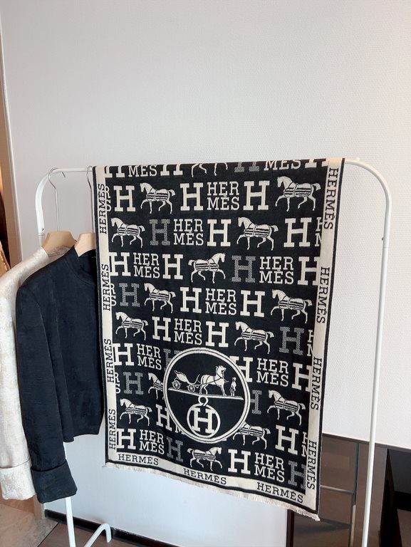 Cashmere new     bought all say good-looking recommended  double-sided dual-color dual-use, top craftsmanship is super value Hermès counter pop    three-dimensional presentation of the pattern pattern pattern in kind of 