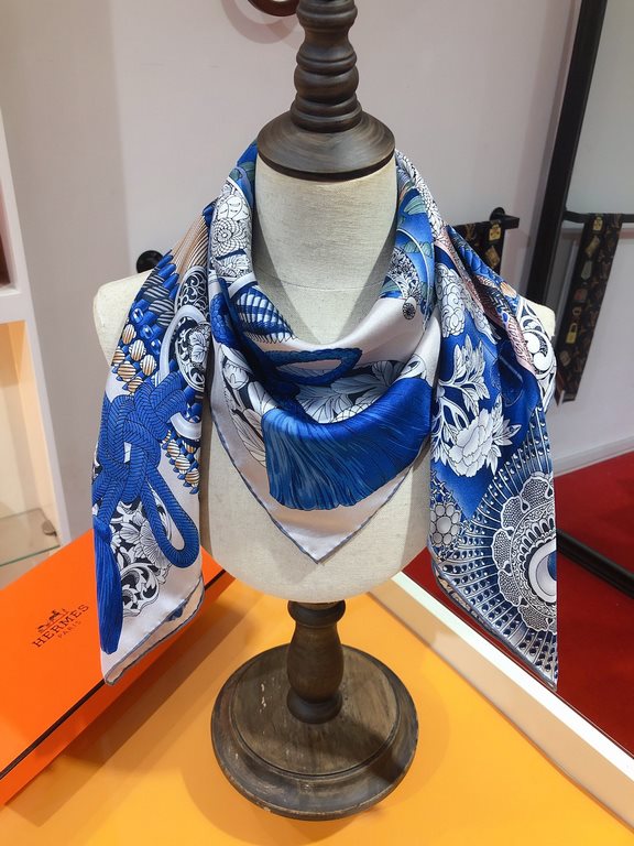 SHMS2148  Classic Arrival Hermes [Samurai's Clothing] 90cm silk version   Super fine one. Up to 48 color groups incorporated into one square scarf! Heavyweight silk to create On the quality of Hermes high-end square scar