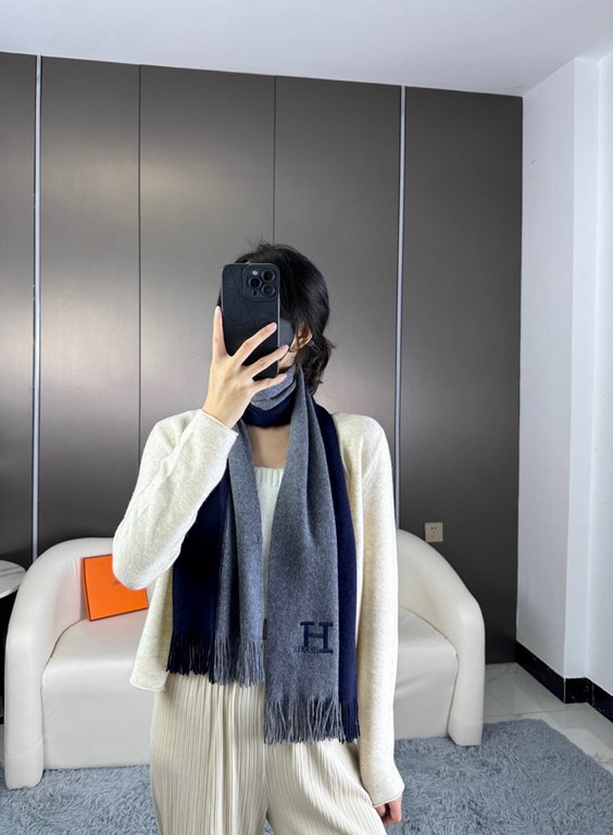 Price New! 2023 men and women with the same models, 100% pure cashmere Hermes (Hermes) synchronization counter, high-end cashmere knitted scarf! Can be formal, can be casual, very Classical design. This is a difficult kn