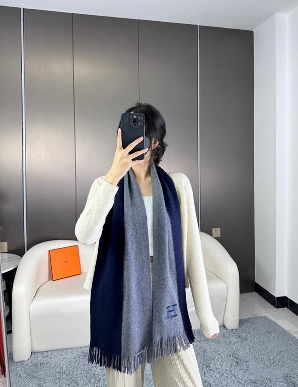 Price New! 2023 men and women with the same models, 100% pure cashmere Hermes (Hermes) synchronization counter, high-end cashmere knitted scarf! Can be formal, can be casual, very Classical design. This is a difficult kn