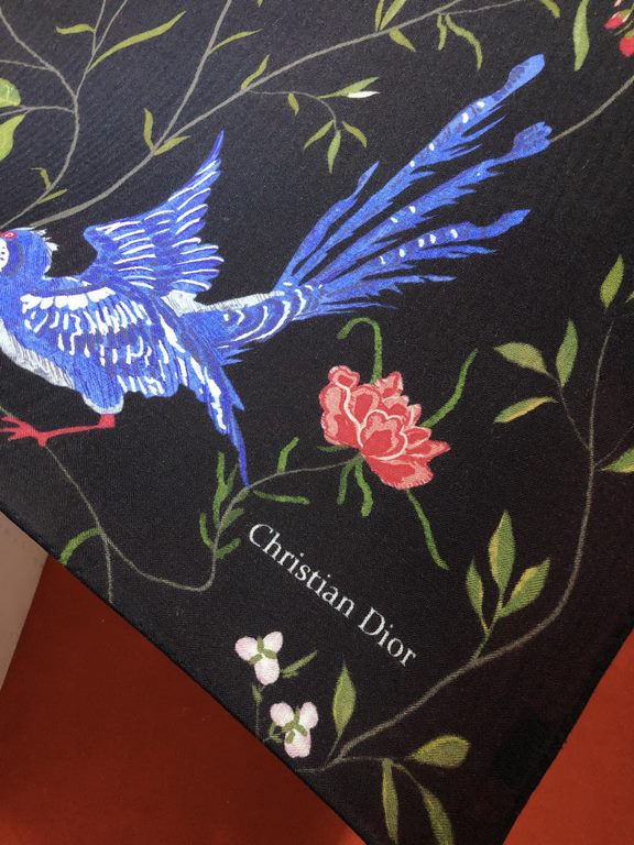 RDO2322 Original D's Petites Fleurs 140cm velvet square scarf features a rustic, poetic Dior Birds print inspired by the Japanese Art Movement, showcasing birds surrounded by floral embellishments. Made of multicolored s