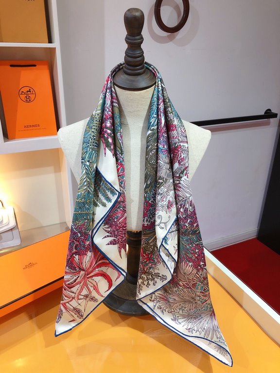 SHMS2330 HERMES 90cm Silk Square Scarf    This Hermès eye-catching accessory can be worn in many different ways and goes well with any outfit. Wear it around your neck or as a top, belt or headband for a pleasing look.  