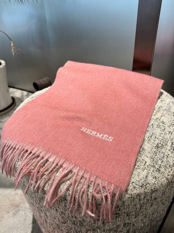 PriceHERMES   Hermes 2023 Paris fashion show business men and women universal double-sided cashmere shawl   OEM selected the best ultra-fine cashmere fibers for hand combing time-consuming and labor-intensive, and then s