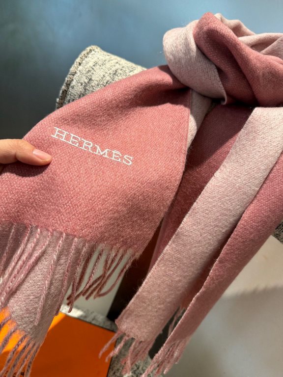 PriceHERMES   Hermes 2023 Paris fashion show business men and women universal double-sided cashmere shawl   OEM selected the best ultra-fine cashmere fibers for hand combing time-consuming and labor-intensive, and then s