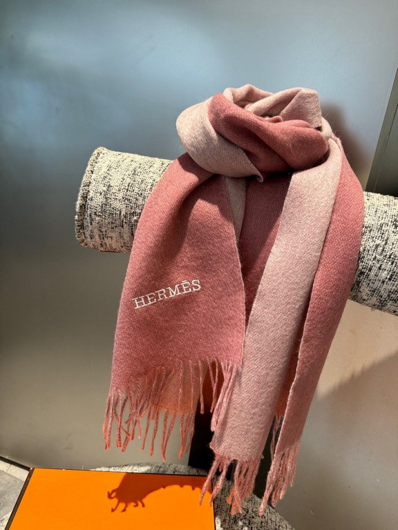 PriceHERMES   Hermes 2023 Paris fashion show business men and women universal double-sided cashmere shawl   OEM selected the best ultra-fine cashmere fibers for hand combing time-consuming and labor-intensive, and then s