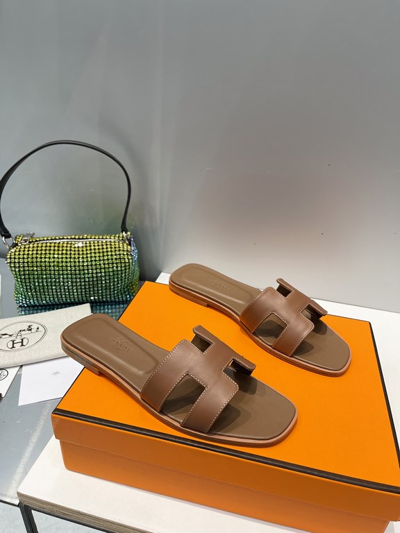 HERMES Hermes 2022 H Home New color update Classic works Multi-color choice let you love enough. Classic work Universal slippers, is the goddess are like on me oh! Really versatile, with pants or skirt are OK.Upper mater