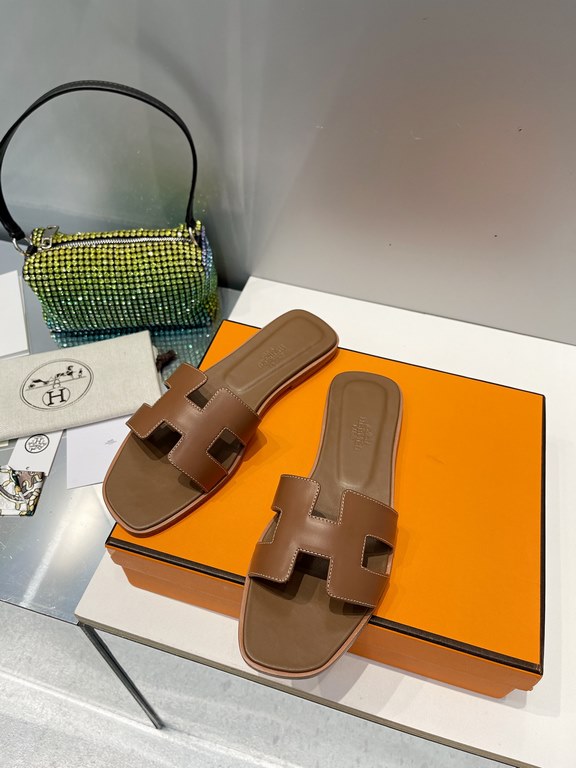 HERMES Hermes 2022 H Home New color update Classic works Multi-color choice let you love enough. Classic work Universal slippers, is the goddess are like on me oh! Really versatile, with pants or skirt are OK.Upper mater