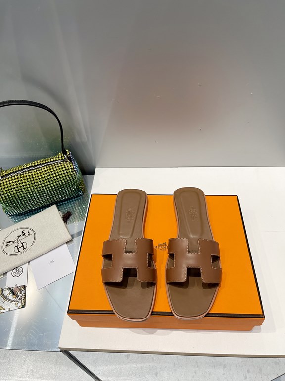 HERMES Hermes 2022 H Home New color update Classic works Multi-color choice let you love enough. Classic work Universal slippers, is the goddess are like on me oh! Really versatile, with pants or skirt are OK.Upper mater