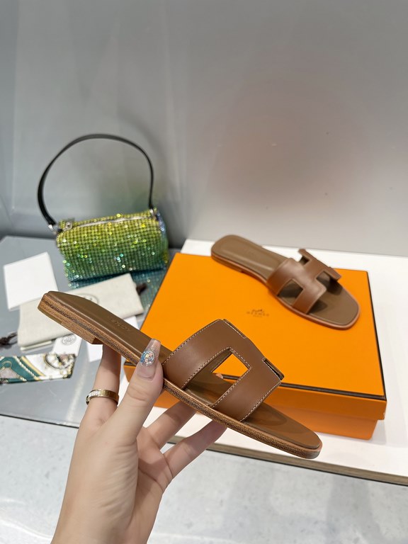 HERMES Hermes 2022 H Home New color update Classic works Multi-color choice let you love enough. Classic work Universal slippers, is the goddess are like on me oh! Really versatile, with pants or skirt are OK.Upper mater