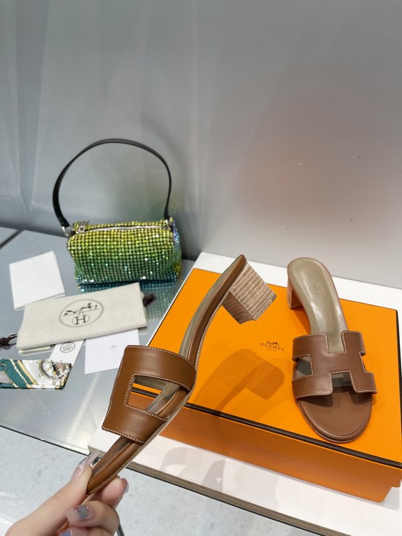 HERMES Hermes 2022 H Home New color update Classic works Multi-color choice let you love enough. Classic work Universal slippers, is the goddess are like on me oh! Really versatile, with pants or skirt are OK.Upper mater