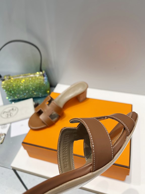 HERMES Hermes 2022 H Home New color update Classic works Multi-color choice let you love enough. Classic work Universal slippers, is the goddess are like on me oh! Really versatile, with pants or skirt are OK.Upper mater