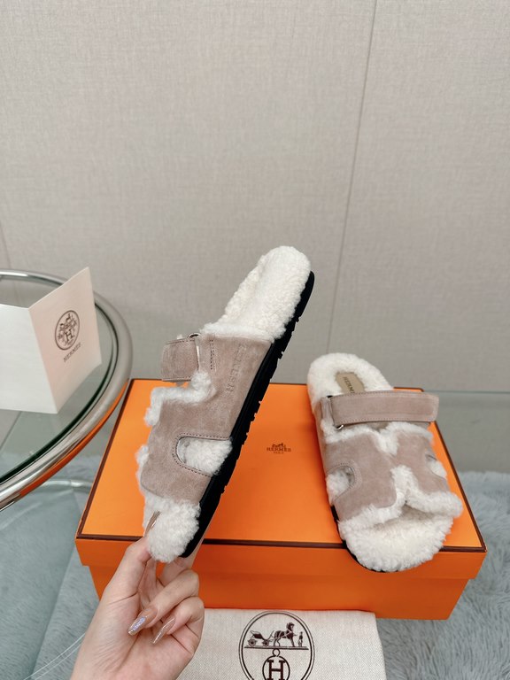 -Top qualityHerme Hermes new leather fur slippers, step on the lambswool, full of comfort, bare feet do not feel cold, with a thick socks Super beautiful oh!Upper LambskinLychee grain cowhide leather.Lining woolsheepskin