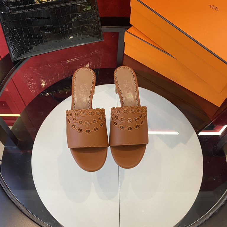 New color, full midsole, new revision (Hermès) Packaging upgraded, version of the workmanship materials upgraded.Hermes  market highest version pure handmade shoes   Top Product Hermes Slippers  ----------Early spring ne