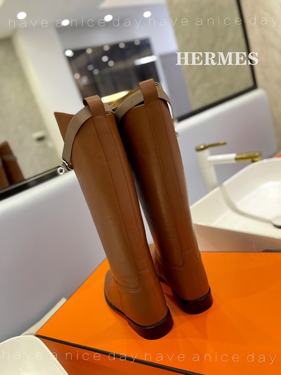 top quality productions      Hermes   The most iconic western boot of all time Elegant style that creates a different feel!  It's the indispensable combat boot in your shoe closet! Simple and airy style, the highest vers