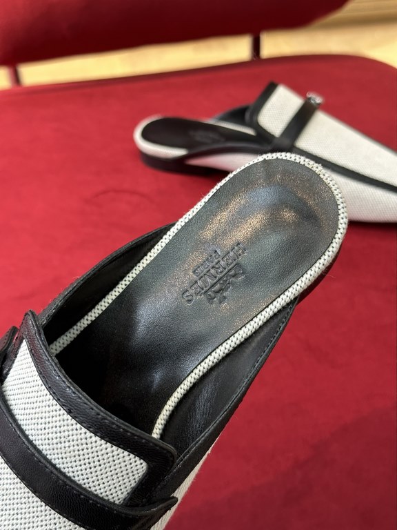 Top qualityherme...ss23 new arrival～!H's SpringSummer 2023 Square Toe Half Flip Flops Wrapped feeling is very good, full of comfort   looks like a showy and stretchy foot! Leather trim, exquisite details, handsome and ve