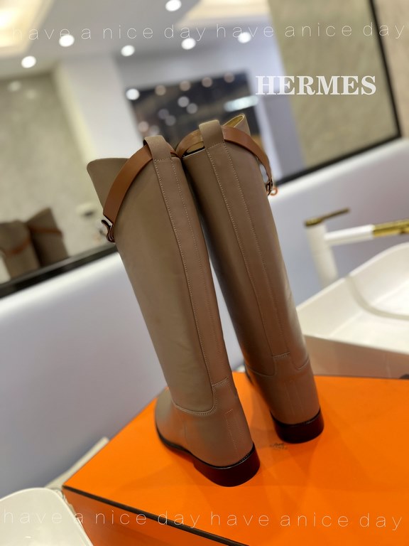 top quality productions      Hermes   The most iconic western boot of all time Elegant style that creates a different feel!  It's the indispensable combat boot in your shoe closet! Simple and airy style, the highest vers