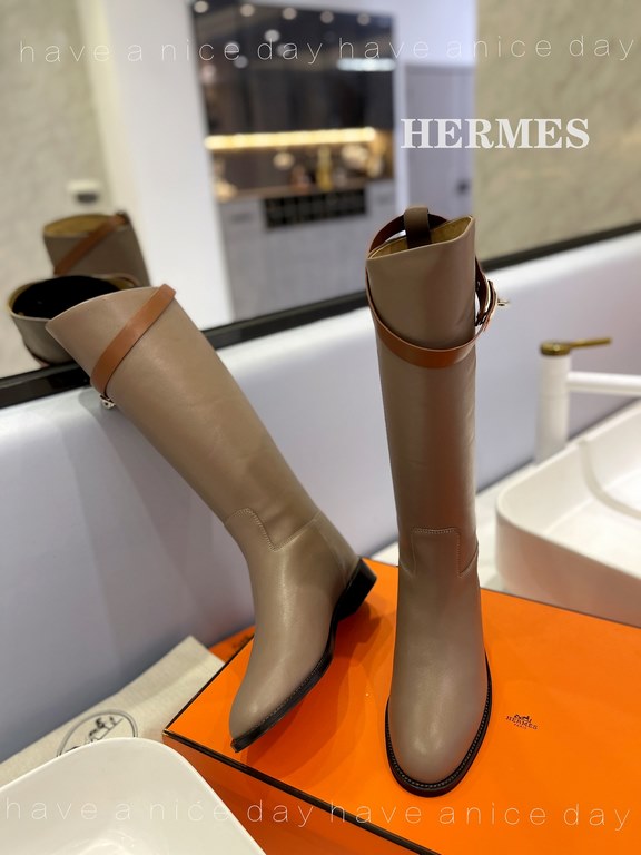 top quality productions      Hermes   The most iconic western boot of all time Elegant style that creates a different feel!  It's the indispensable combat boot in your shoe closet! Simple and airy style, the highest vers