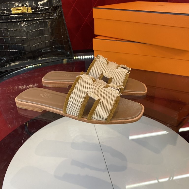 New color, full midsole, new revision (Hermès) Packaging upgraded, version of the workmanship materials upgraded.Hermes  market highest version pure handmade shoes   Top Product Hermes Slippers  ----------Early spring ne