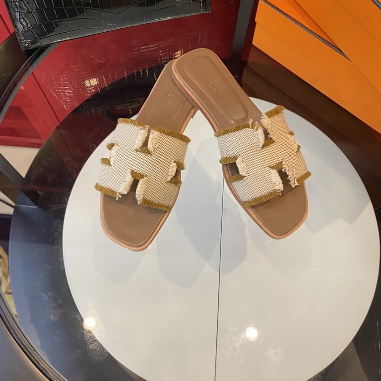 New color, full midsole, new revision (Hermès) Packaging upgraded, version of the workmanship materials upgraded.Hermes  market highest version pure handmade shoes   Top Product Hermes Slippers  ----------Early spring ne