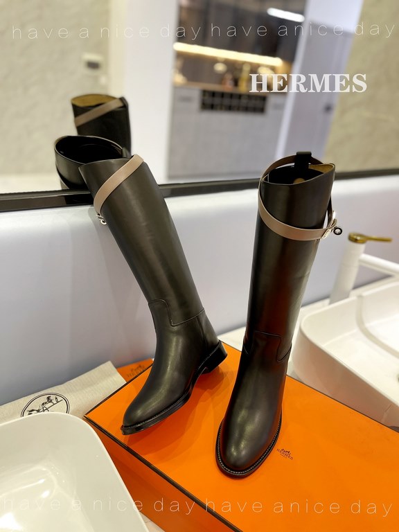 top quality productions      Hermes   The most iconic western boot of all time Elegant style that creates a different feel!  It's the indispensable combat boot in your shoe closet! Simple and airy style, the highest vers